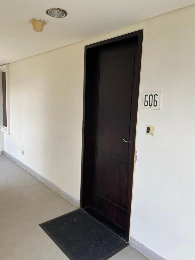 Stylish 2 Bedroom Penthouse Apt, Newly Refreshed, 50 Mbps, Pool, Gym, Resto Kuta Lombok Kültér fotó