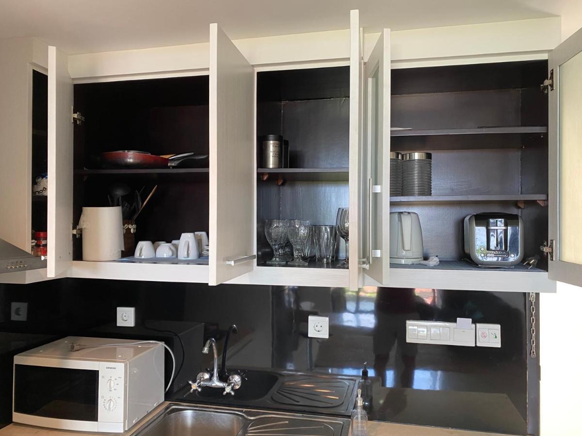 Stylish 2 Bedroom Penthouse Apt, Newly Refreshed, 50 Mbps, Pool, Gym, Resto Kuta Lombok Kültér fotó