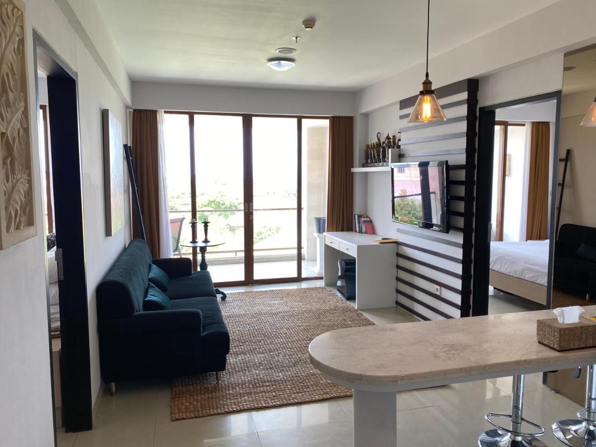 Stylish 2 Bedroom Penthouse Apt, Newly Refreshed, 50 Mbps, Pool, Gym, Resto Kuta Lombok Kültér fotó