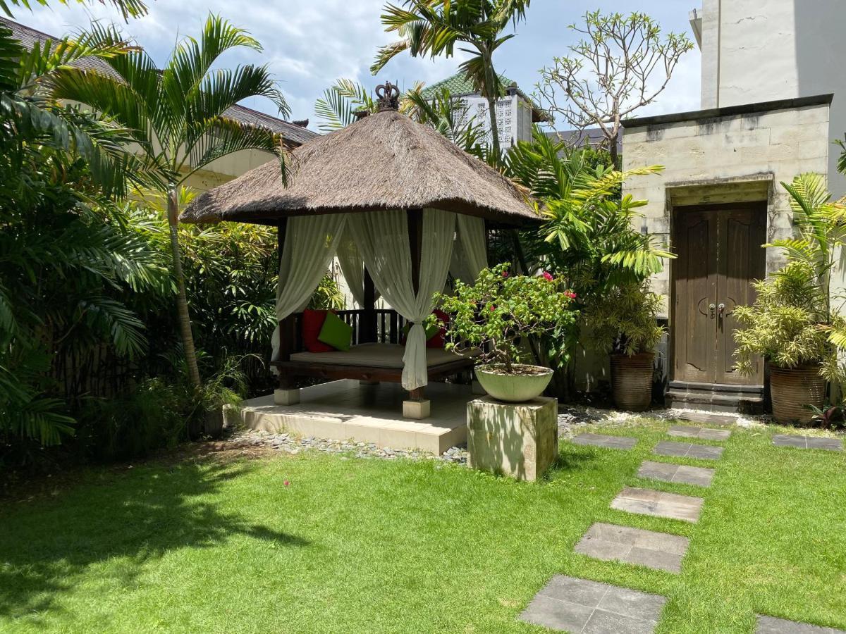 Stylish 2 Bedroom Penthouse Apt, Newly Refreshed, 50 Mbps, Pool, Gym, Resto Kuta Lombok Kültér fotó